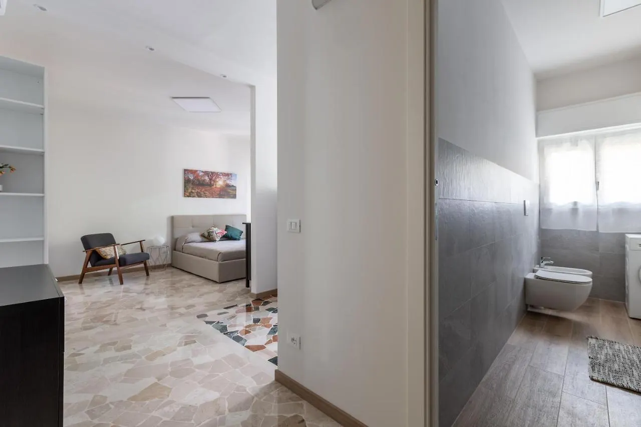 Piazzale Udine Balcony Apt Milan Apartment