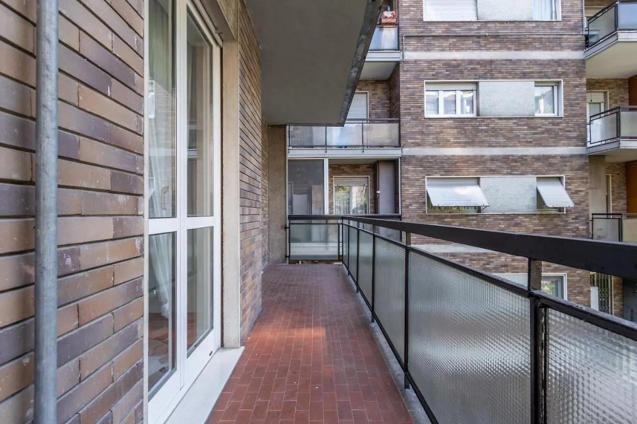 Piazzale Udine Balcony Apt Milan Apartment