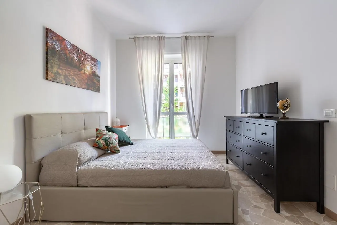 Apartment Piazzale Udine Balcony Apt Milan Italy
